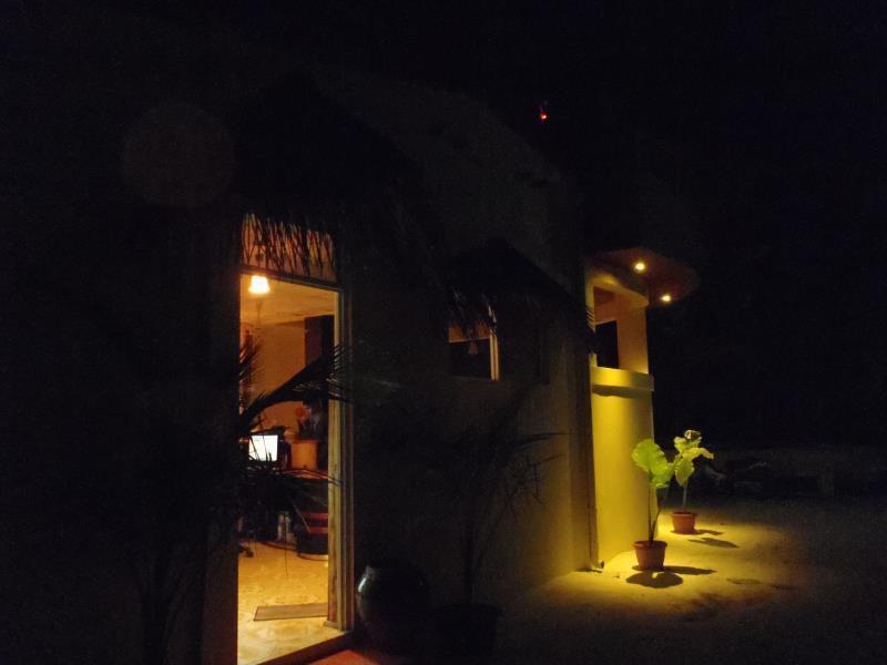 Hotel Shadow Palm Maafushi Esterno foto